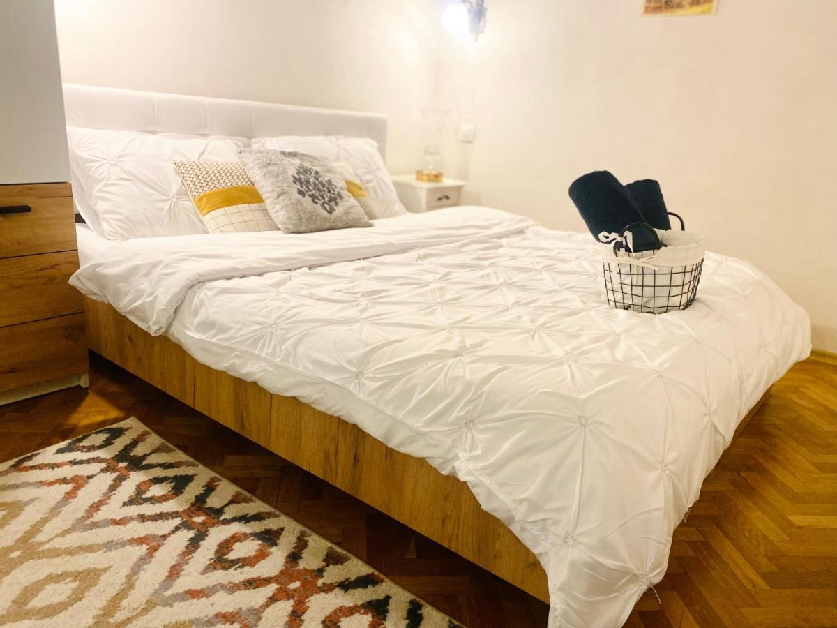 Charm Old Town Studio Брашов Экстерьер фото